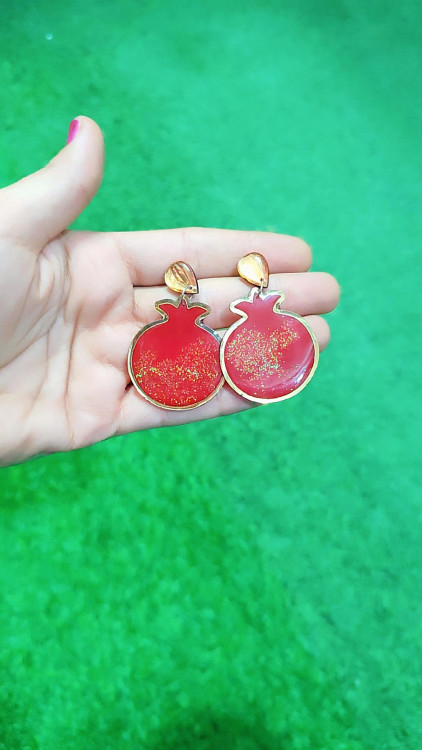 خرید عمده گوشواره یلدایی ارزان، تعداد بالا، گوشواره گیره، سیخ چوبی یلدایی برای جشن مدرسه و مهمانی