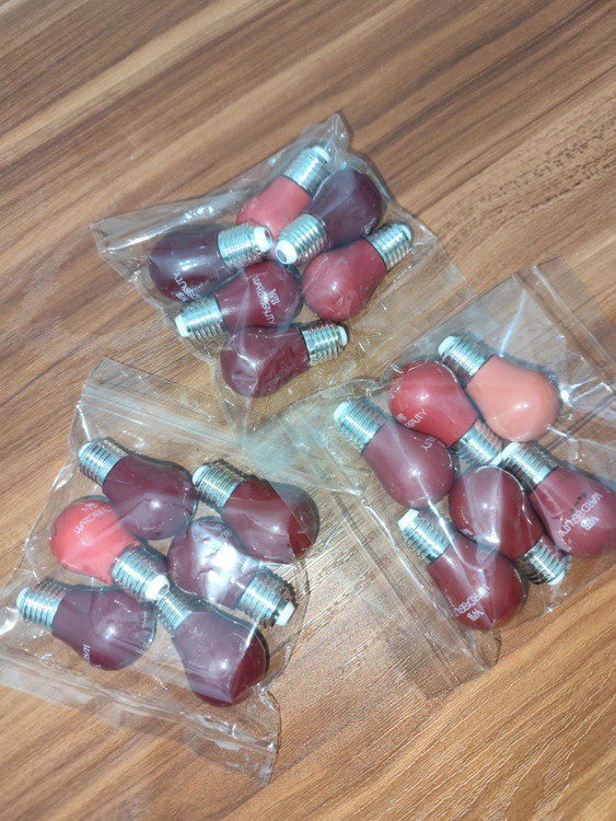 پک رژ ۶تایی رژ مایع لامپی کیوت😍